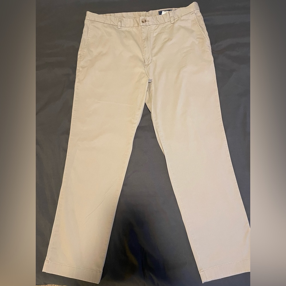 Men’s khaki pants